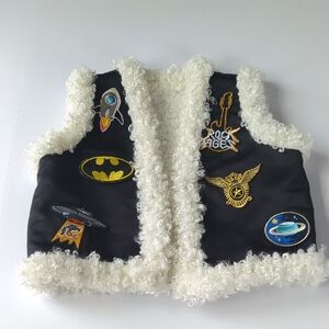 Toddler Boys Black Vest with Patches Applique and White Faux 3T‎
